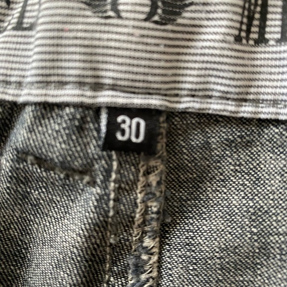 Short Jeans - Picture 2 of 4